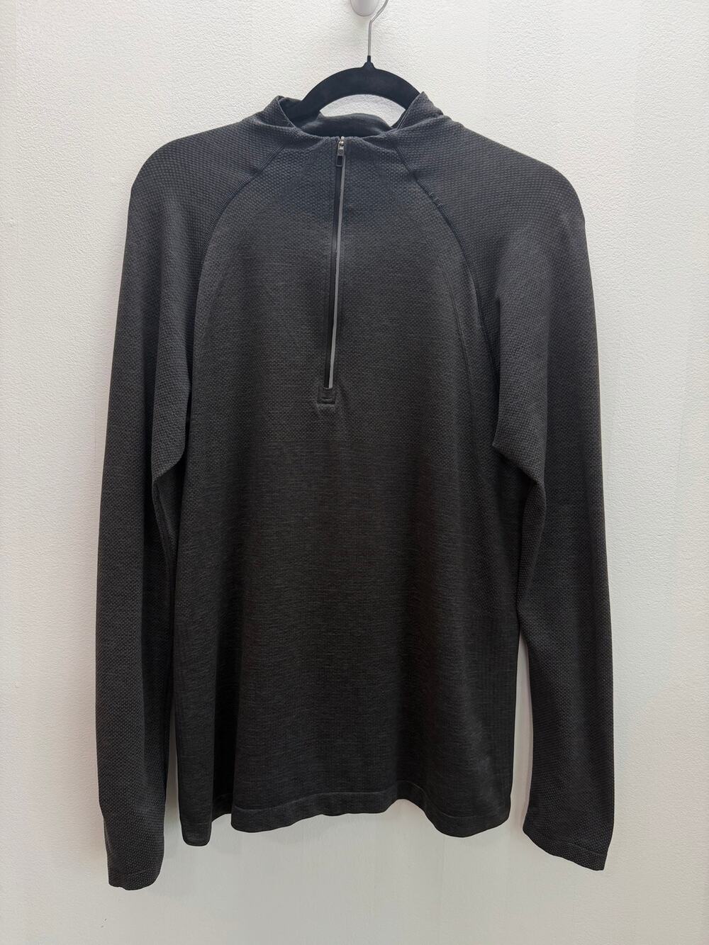 Lululemon Men’s Metal Vent Tech 1/2 Zip Pullover Charcoal Gray Seamless Sz M